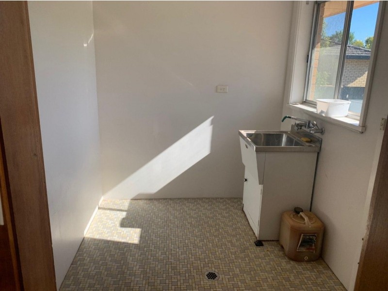 4 Downes Cresent, Parkes NSW 2870