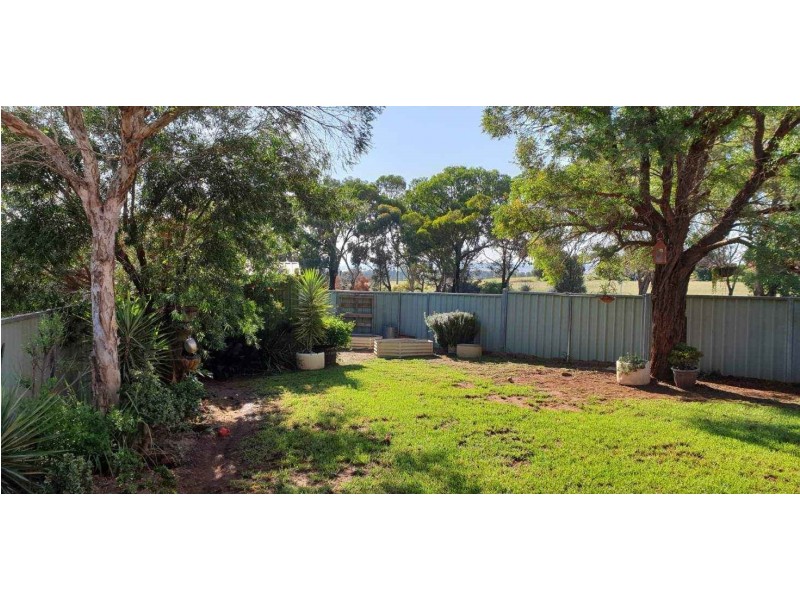 7a Tulara Place, Parkes NSW 2870