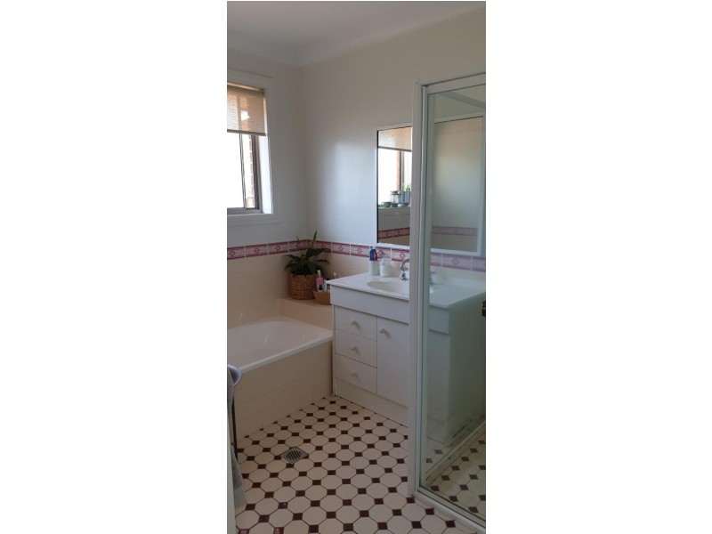 7a Tulara Place, Parkes NSW 2870