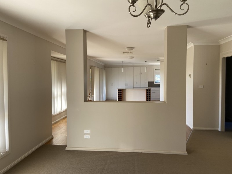 31 Noonan Street, Parkes NSW 2870