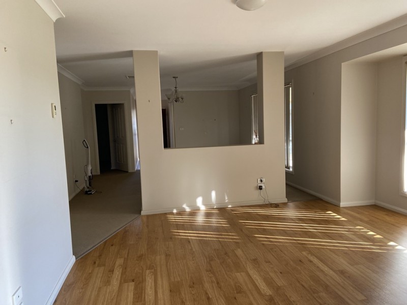 31 Noonan Street, Parkes NSW 2870