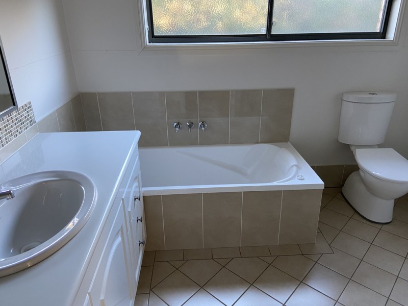 31 Noonan Street, Parkes NSW 2870