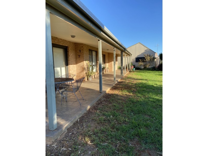 31 Noonan Street, Parkes NSW 2870