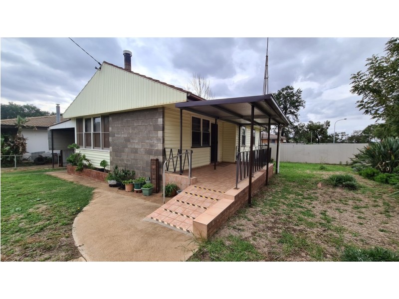 45 Brady Street, Condobolin NSW 2877