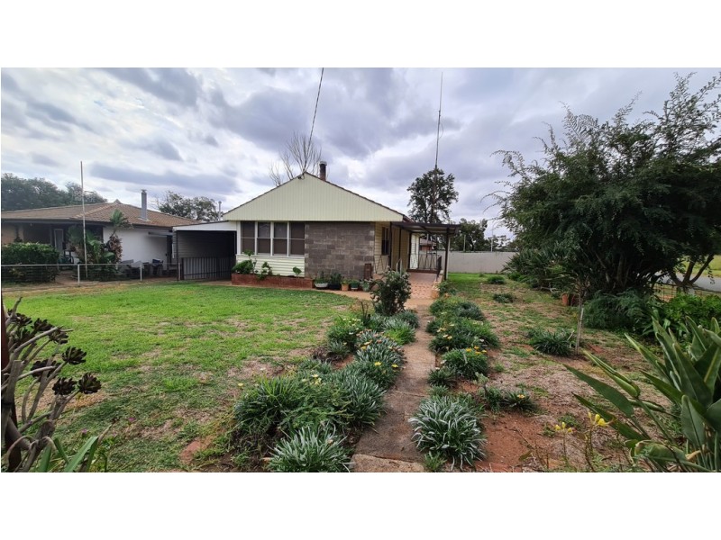 45 Brady Street, Condobolin NSW 2877