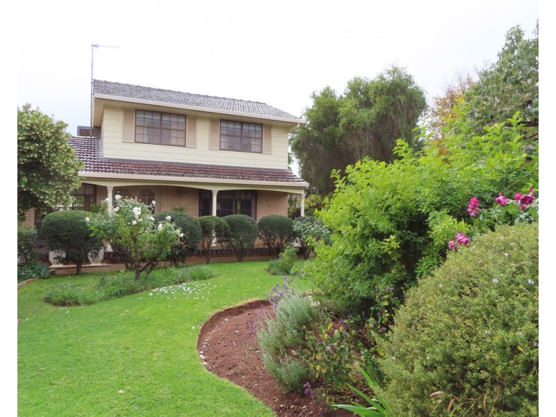 4 Craft Crescent, Condobolin NSW 2877