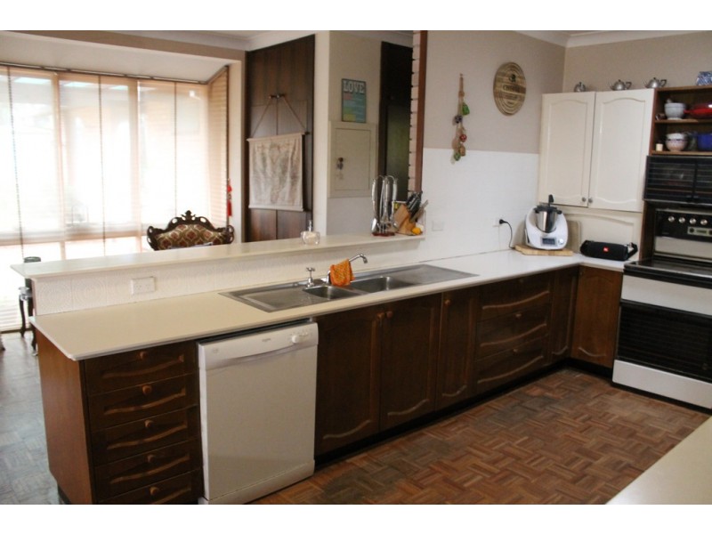 79 Officers Parade, Condobolin NSW 2877