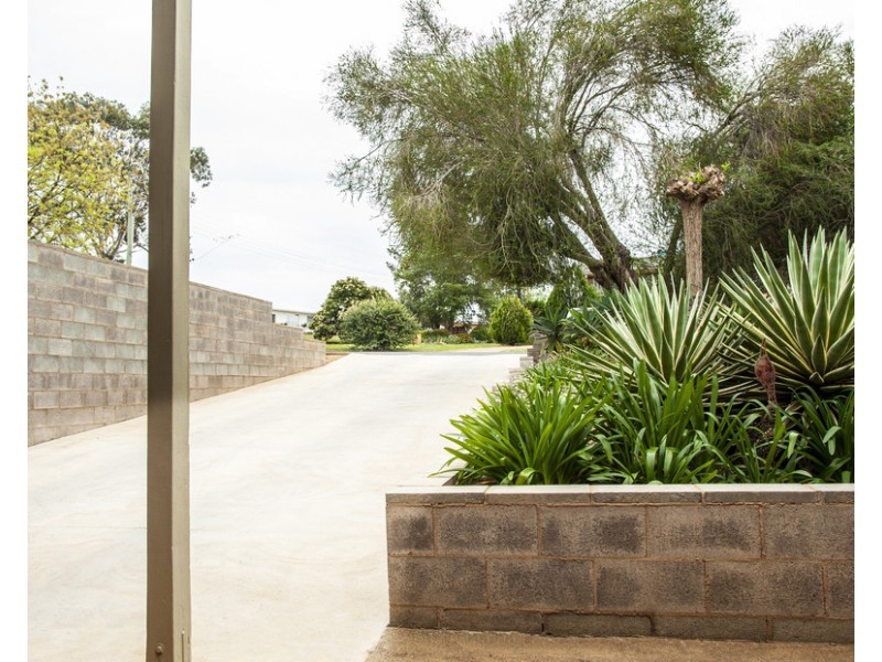 3 Evans Parade, Parkes NSW 2870