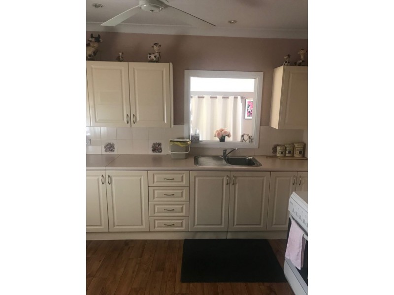 11 Keast Street, Parkes NSW 2870