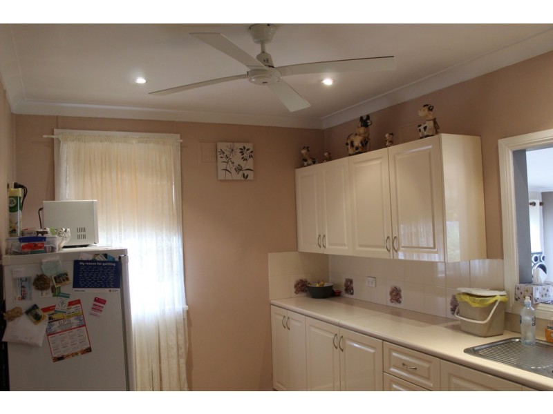 11 Keast Street, Parkes NSW 2870