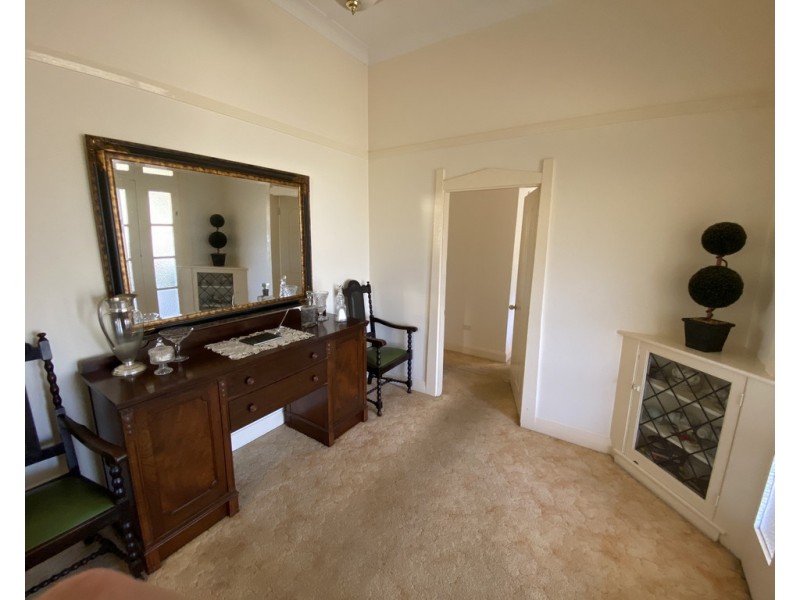18 Innes Street, Condobolin NSW 2877