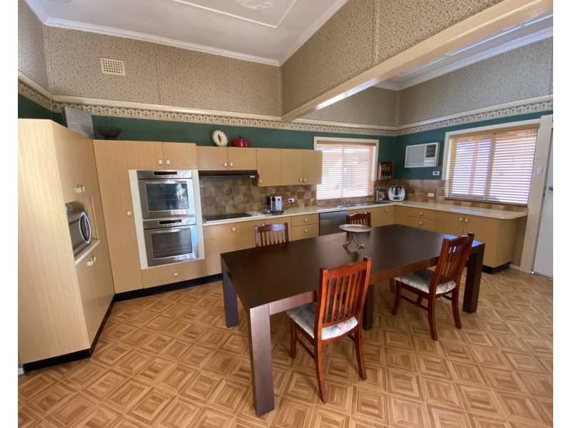 18 Innes Street, Condobolin NSW 2877