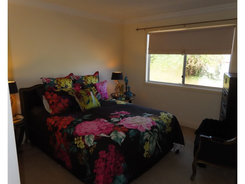 18 Innes Street, Condobolin NSW 2877