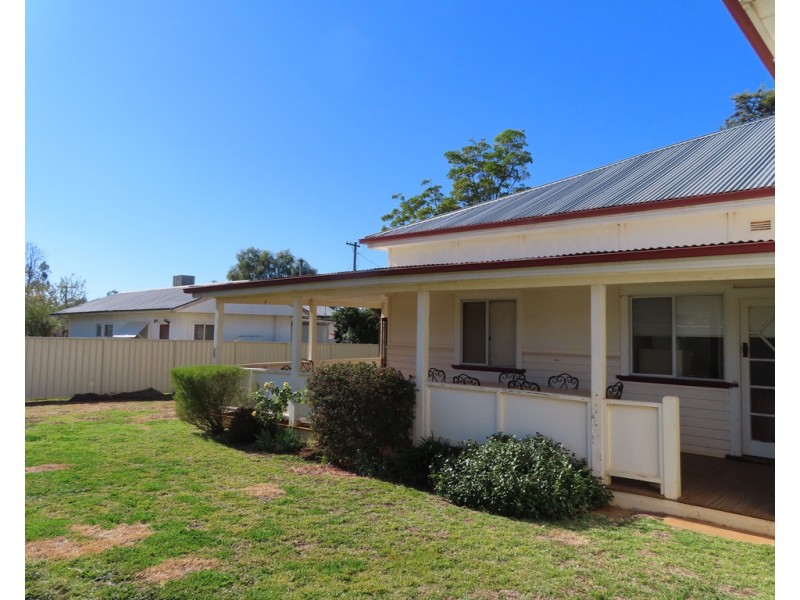 18 Innes Street, Condobolin NSW 2877