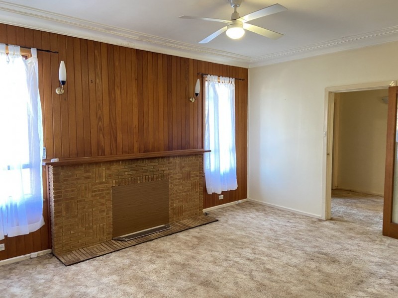 12 Moon Crescent, Parkes NSW 2870