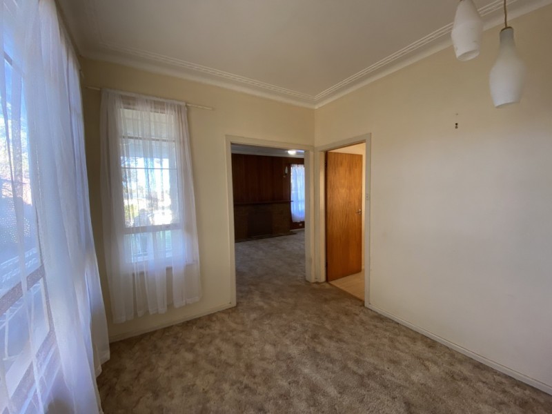 12 Moon Crescent, Parkes NSW 2870