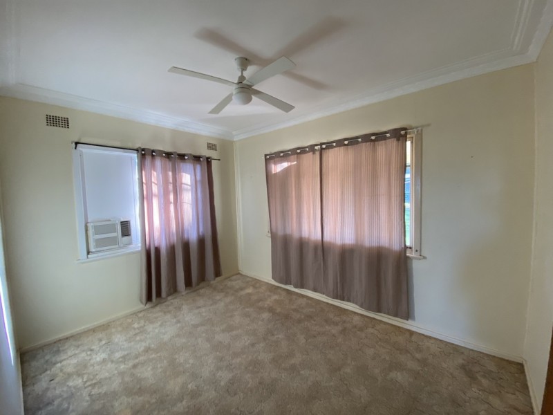 12 Moon Crescent, Parkes NSW 2870