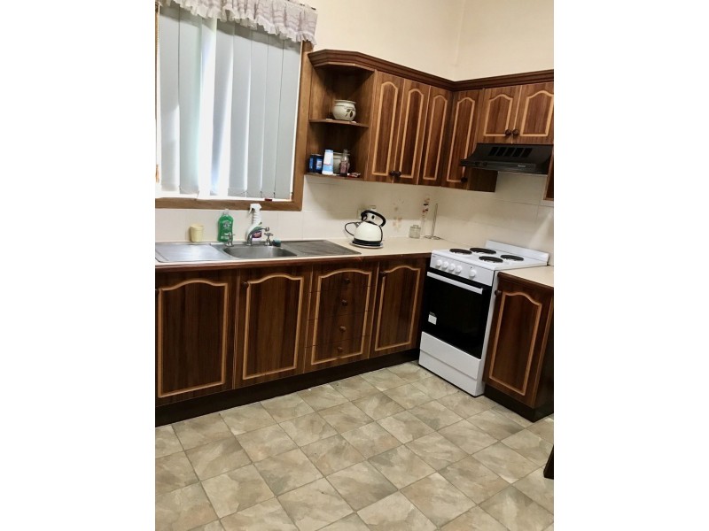 11 Woodward Street, Parkes NSW 2870