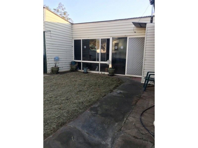 11 Woodward Street, Parkes NSW 2870