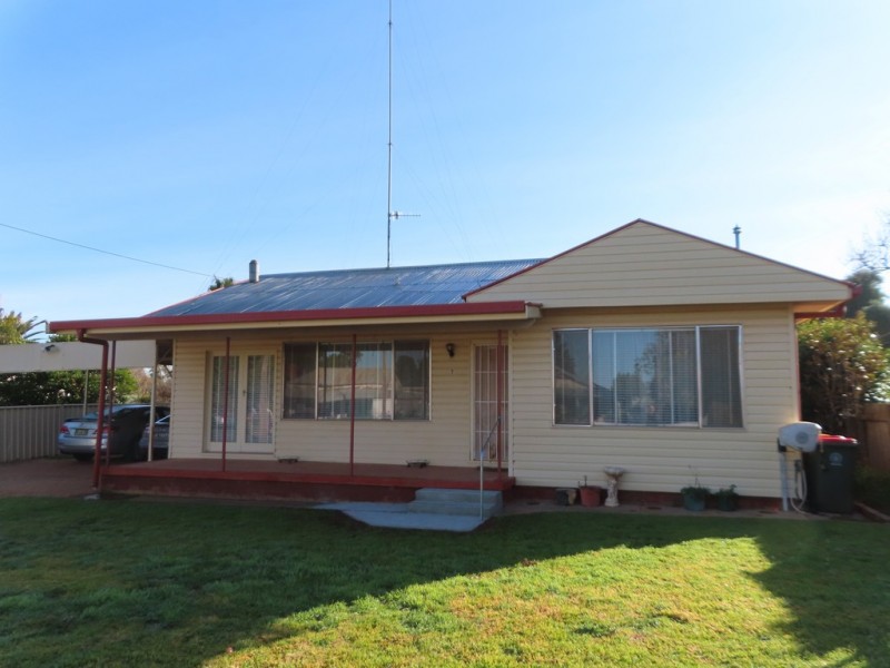 9 Miller Street, Condobolin NSW 2877