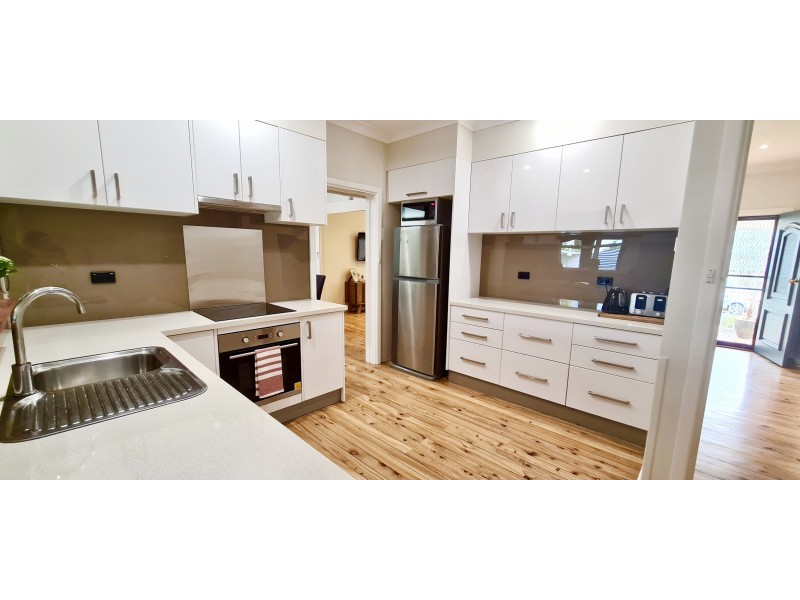 13 Holloway Street, Forbes NSW 2871