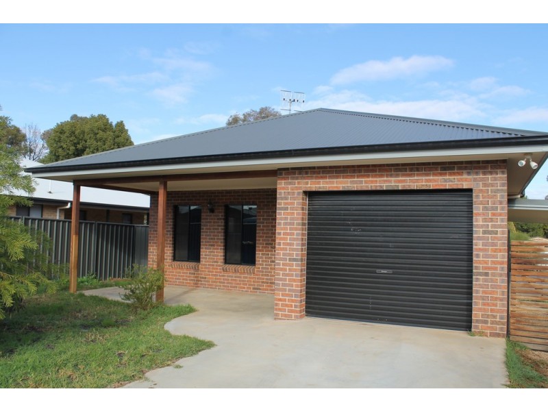 9 Randall Place, Condobolin NSW 2877