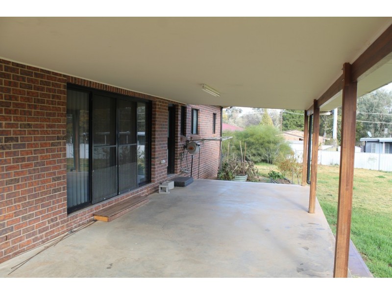 9 Randall Place, Condobolin NSW 2877