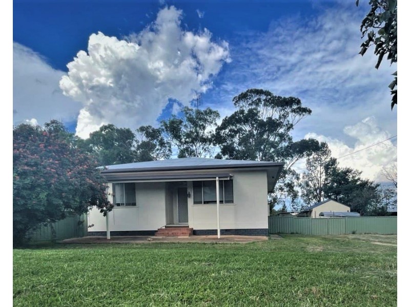 5 Hodges Street, Parkes NSW 2870