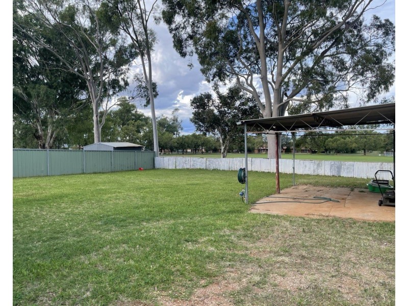 5 Hodges Street, Parkes NSW 2870