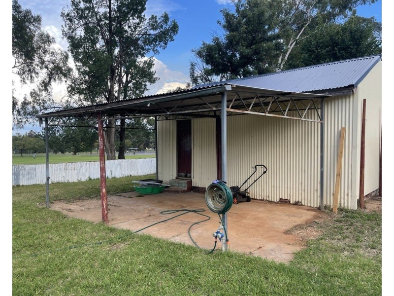 5 Hodges Street, Parkes NSW 2870