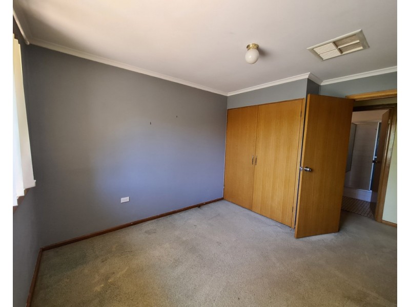 27 Moor Street, Parkes NSW 2870