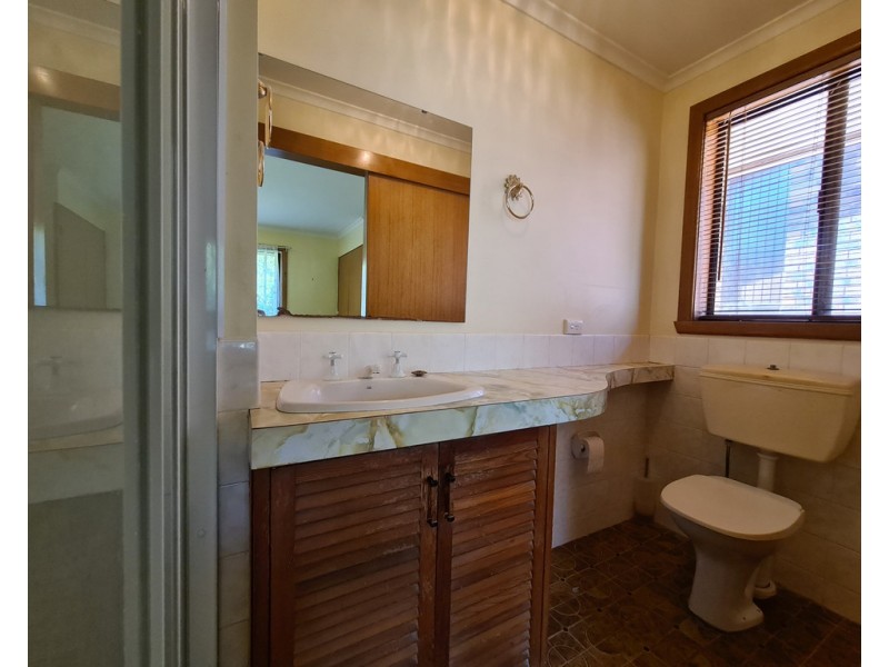 27 Moor Street, Parkes NSW 2870