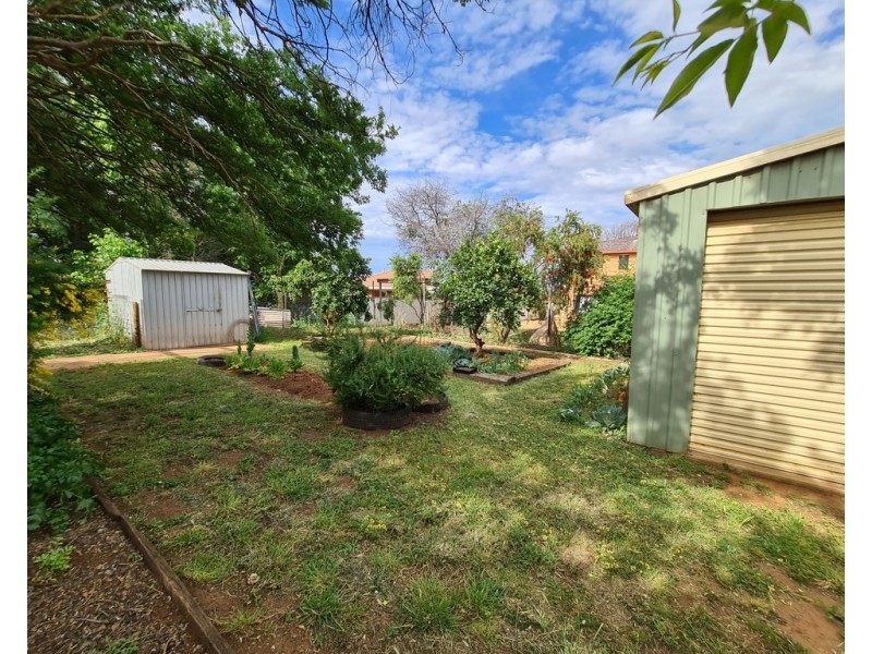 27 Moor Street, Parkes NSW 2870