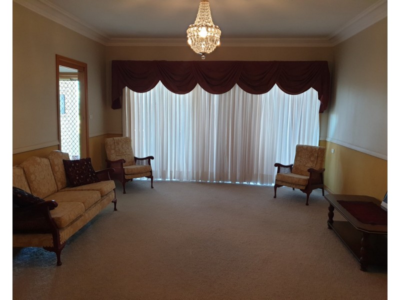 22 Mengarvie Road, Parkes NSW 2870