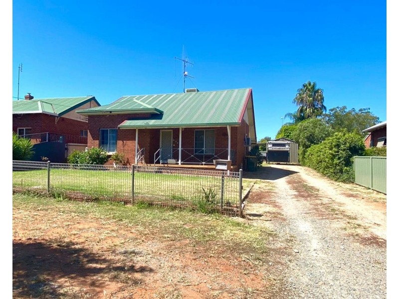 129 Currajong Street, Parkes NSW 2870