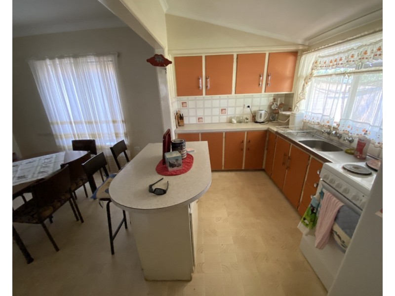 129 Currajong Street, Parkes NSW 2870