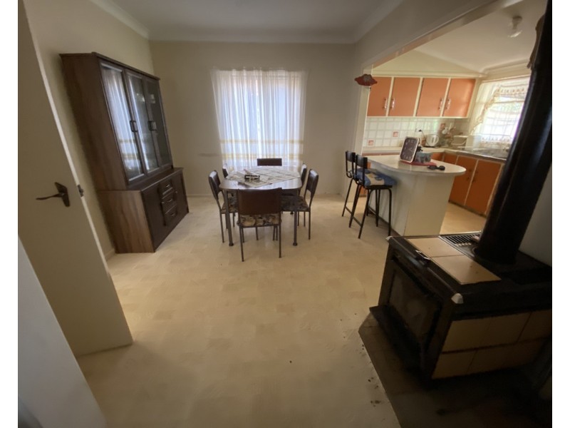 129 Currajong Street, Parkes NSW 2870