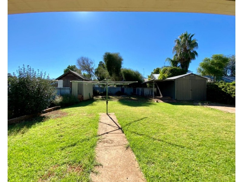 129 Currajong Street, Parkes NSW 2870