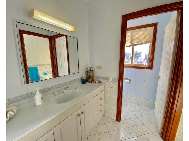 228 Nash Street, Parkes NSW 2870