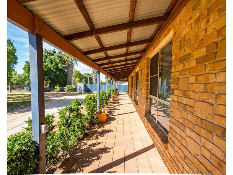 228 Nash Street, Parkes NSW 2870