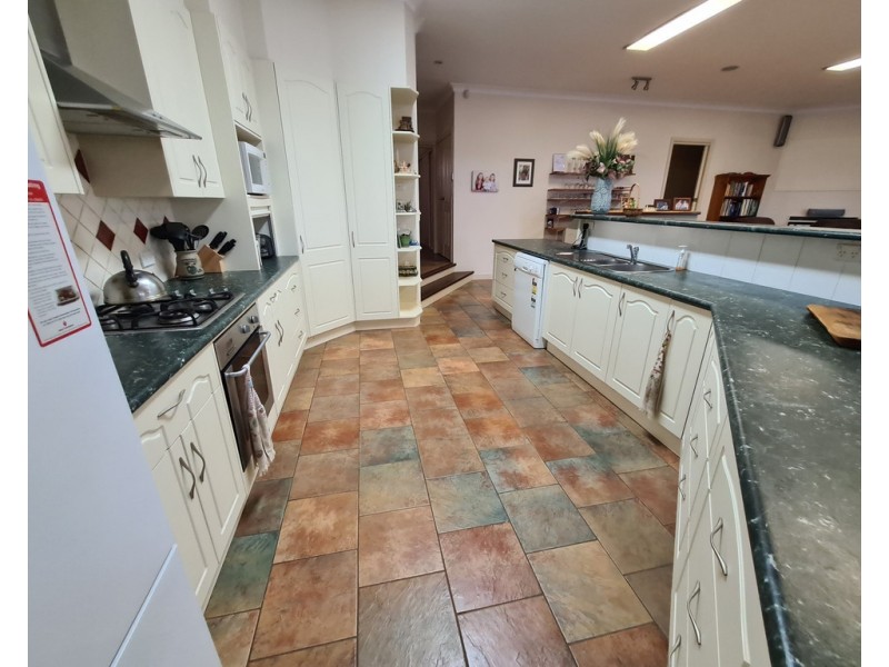 18 Lawson Street, Parkes NSW 2870