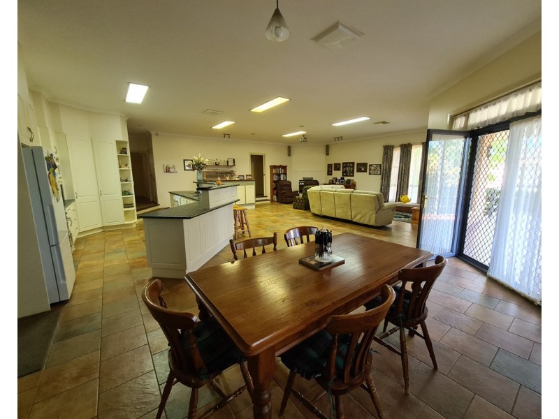 18 Lawson Street, Parkes NSW 2870