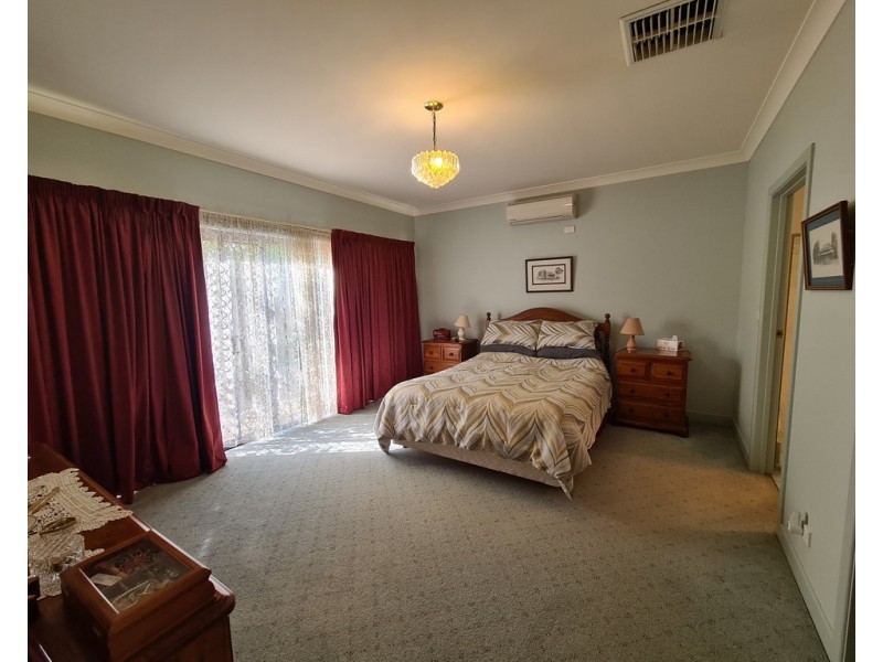 18 Lawson Street, Parkes NSW 2870