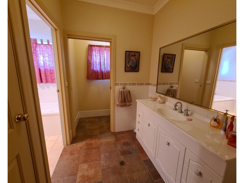 18 Lawson Street, Parkes NSW 2870