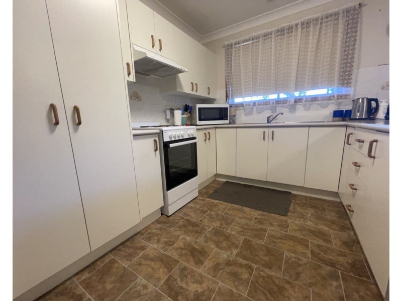 15 Flinders Street, Parkes NSW 2870