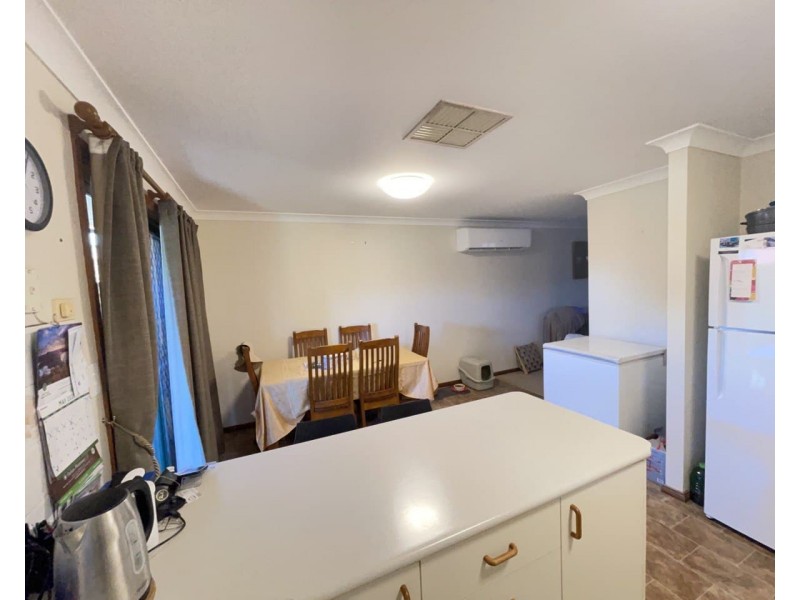 15 Flinders Street, Parkes NSW 2870