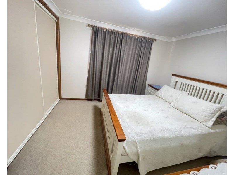 15 Flinders Street, Parkes NSW 2870