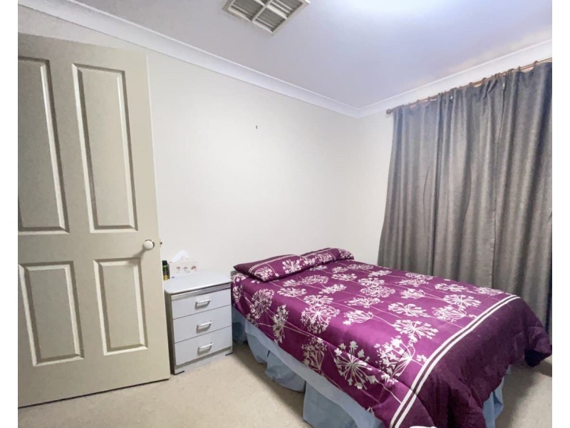15 Flinders Street, Parkes NSW 2870