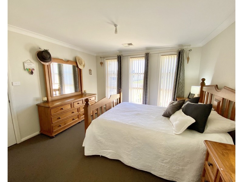 5 Dunstan Close, Forbes NSW 2871