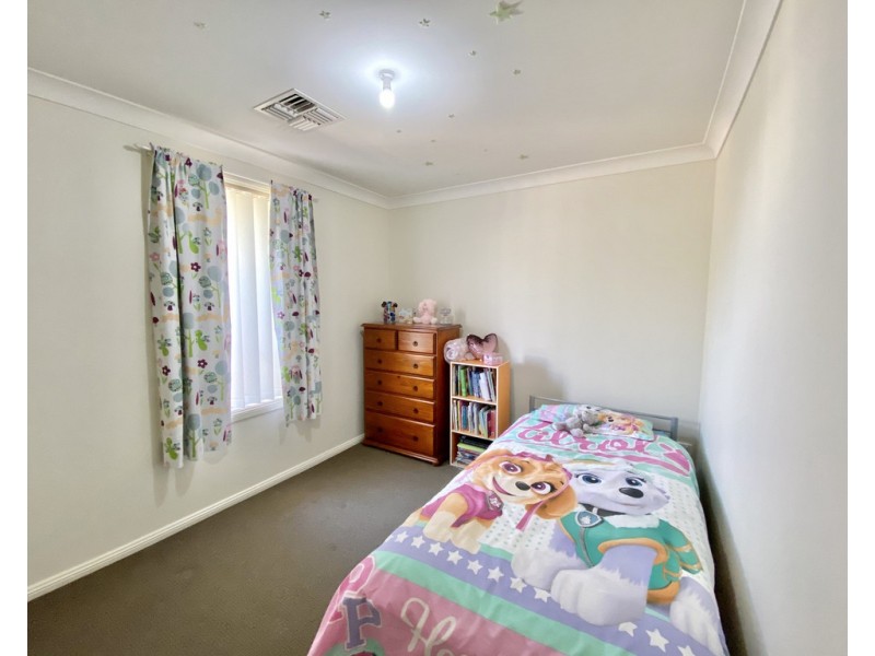 5 Dunstan Close, Forbes NSW 2871